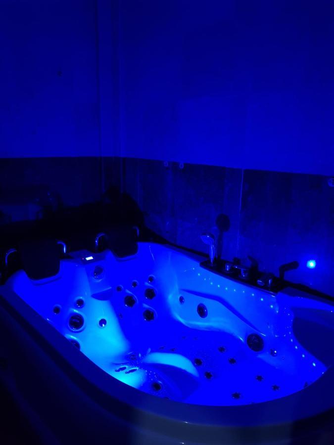 Lights Spa National Arena Mega Mall Monza Бухарест Экстерьер фото